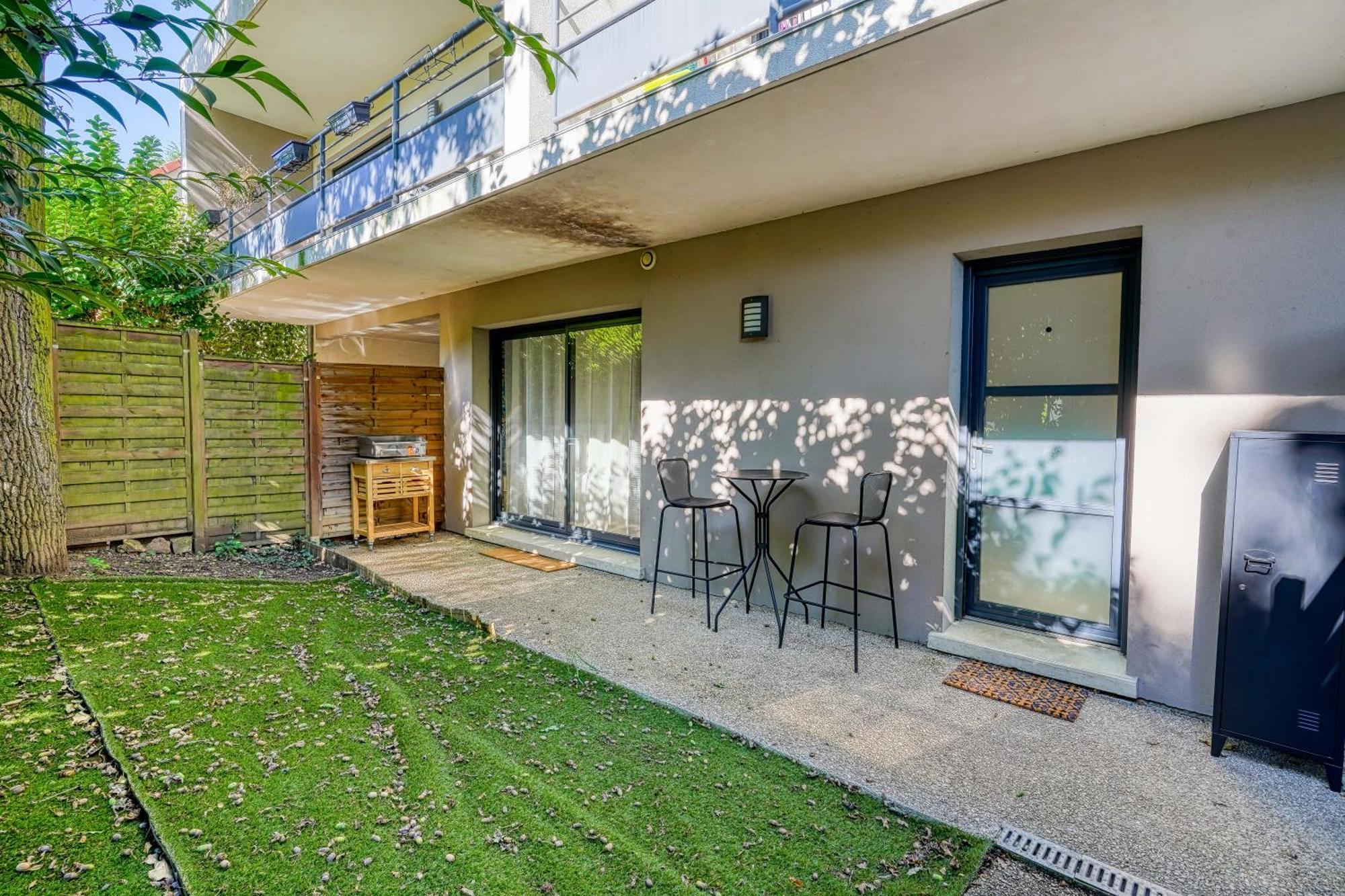 Brunoy Superbe Studio Avec Terrasse מראה חיצוני תמונה